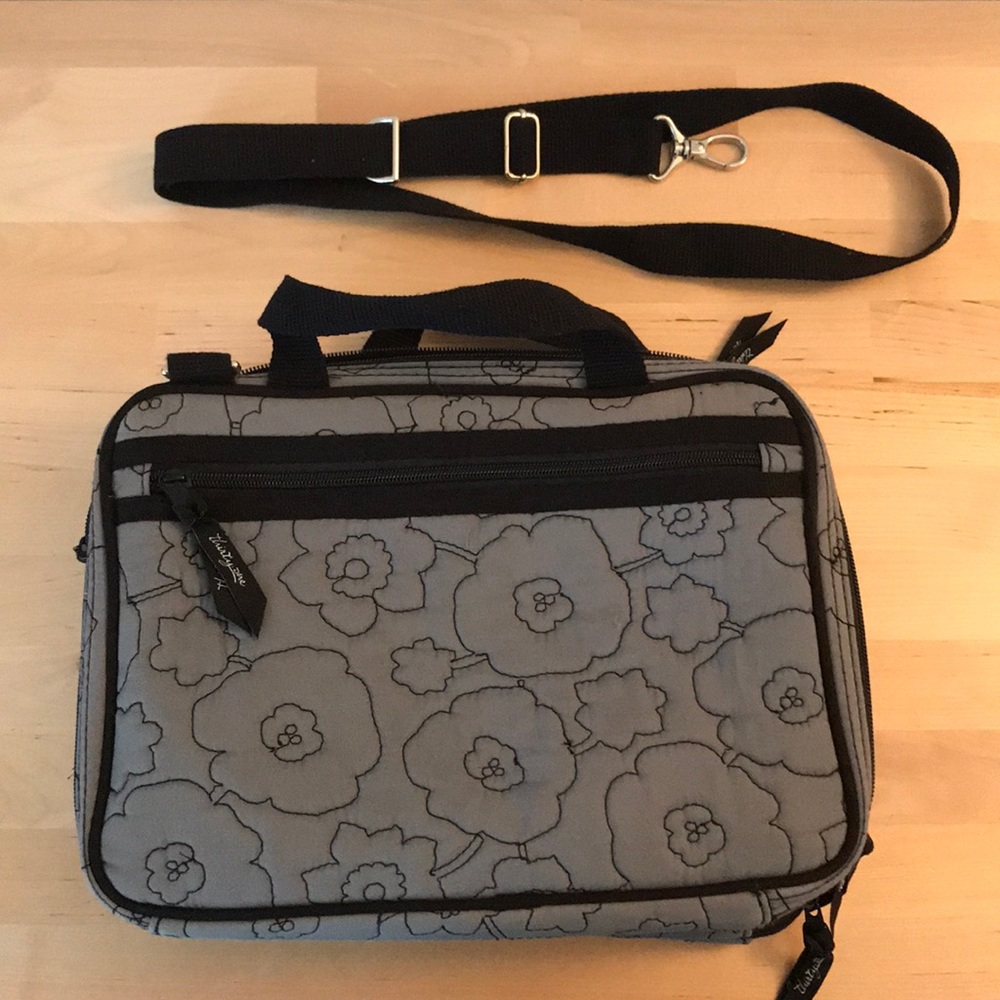 NWOT Thirty-One Travel Toiletries & Cosmetics Bag